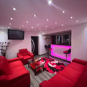 https://apartament-linistit-si-luxos-piata-sudului.bucharesthotelsnow.com