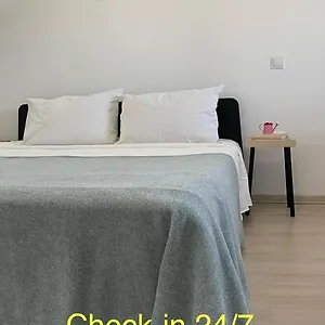 https://old-center-studio.bucharesthotelsnow.com